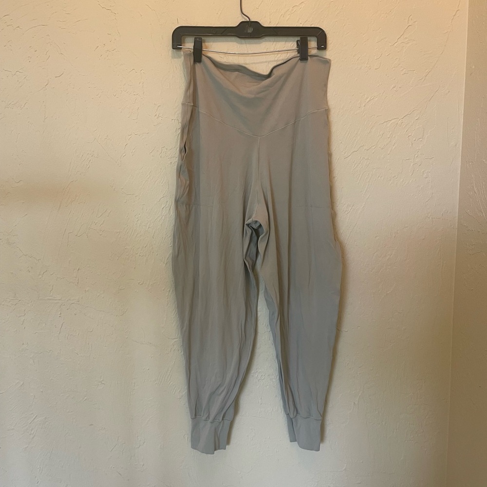 Women's High-Waist Grey Leggings